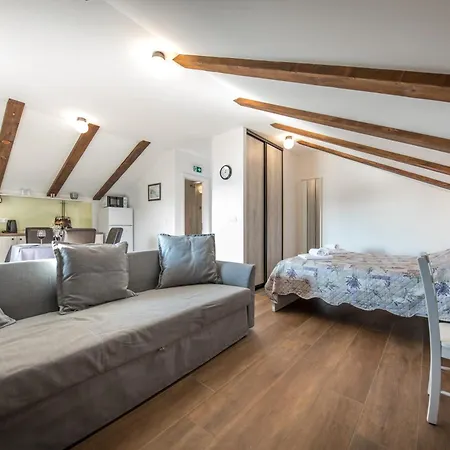 Curic Lejlighed Slano